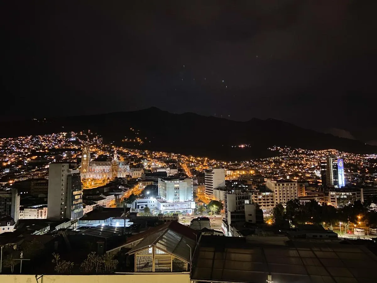 Hostal La Terraza - Roof Terrace Overlooking The North And Historic Centre Quito Guest house