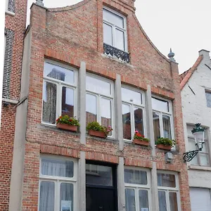 https://le-nid-du-prince.bruges-hotels.info