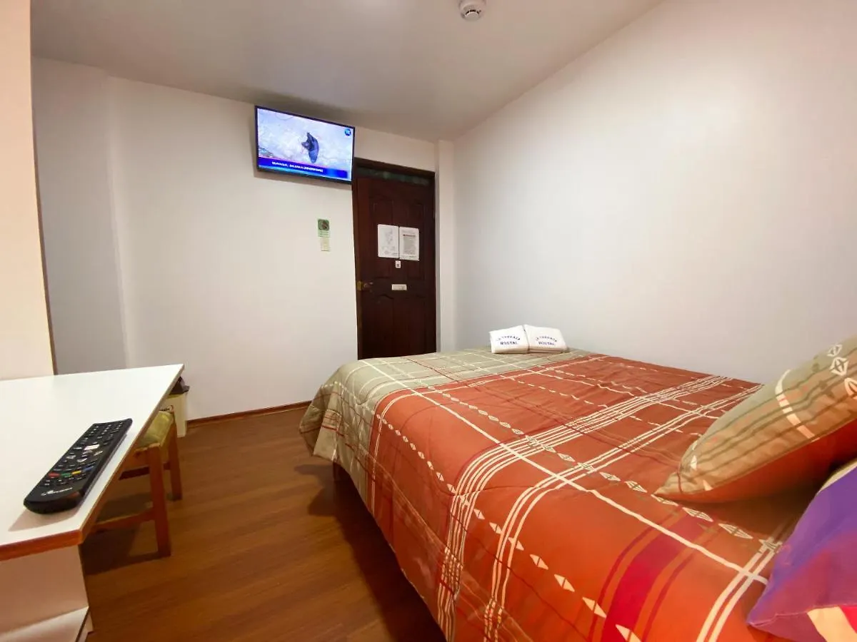Guest house Hostal La Terraza - Roof Terrace Overlooking The North And Historic Centre Quito