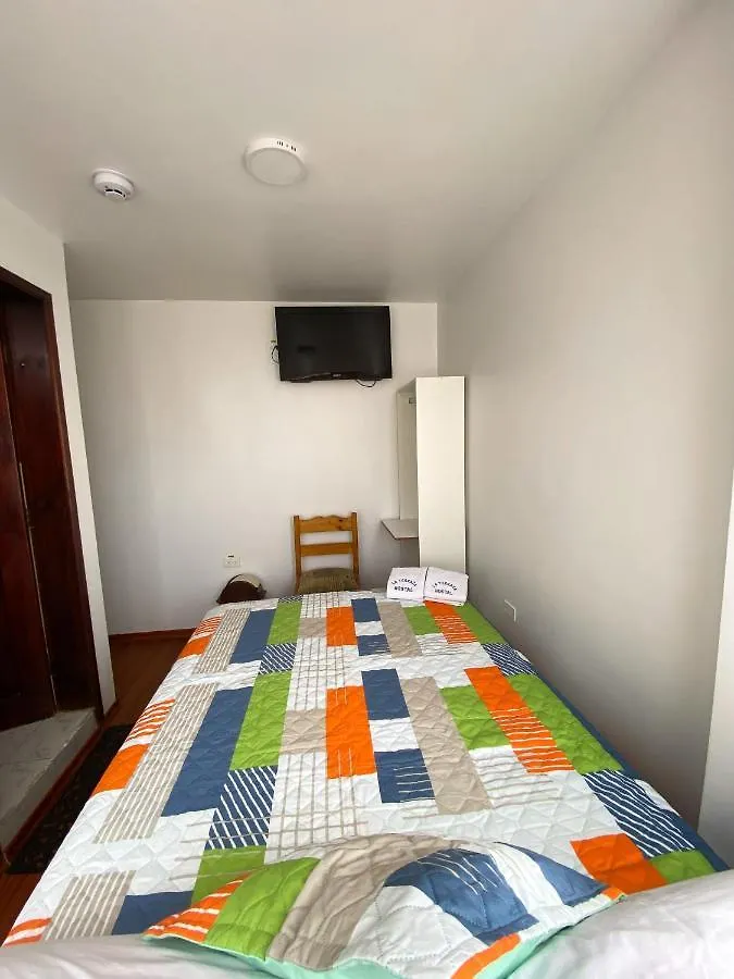 Guest house Hostal La Terraza - Roof Terrace Overlooking The North And Historic Centre Quito